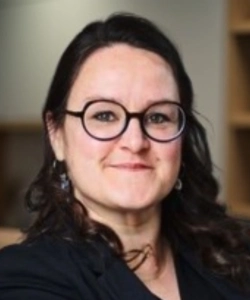 Mme Elodie Pavot