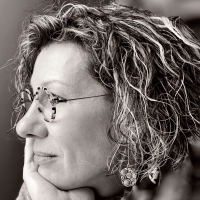 Claire YVON