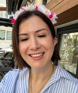 Ayşe Deniz