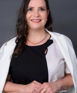 Michelle Dourado Mores