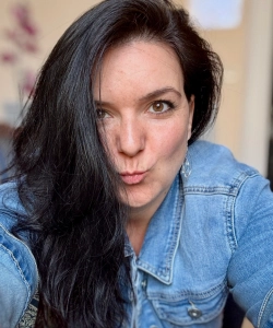 Neda Hundertmark