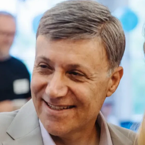 Prof. Dr. Reza Omraie